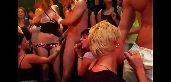  Group sex wild patty at night club knobs and pusses each where